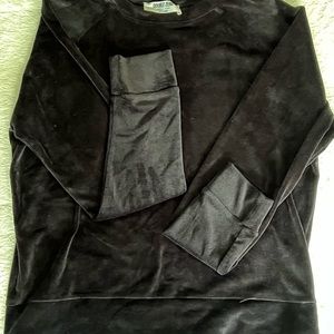 Long sleeve crew neck black velvet